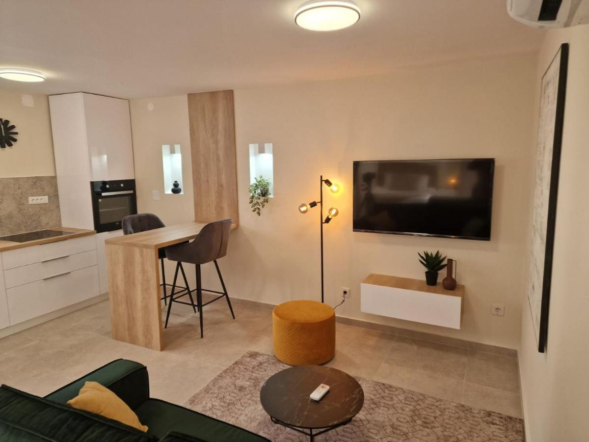 Studio Apartment Mare With Private Garden And Jacuzzi Vinkuran Luaran gambar