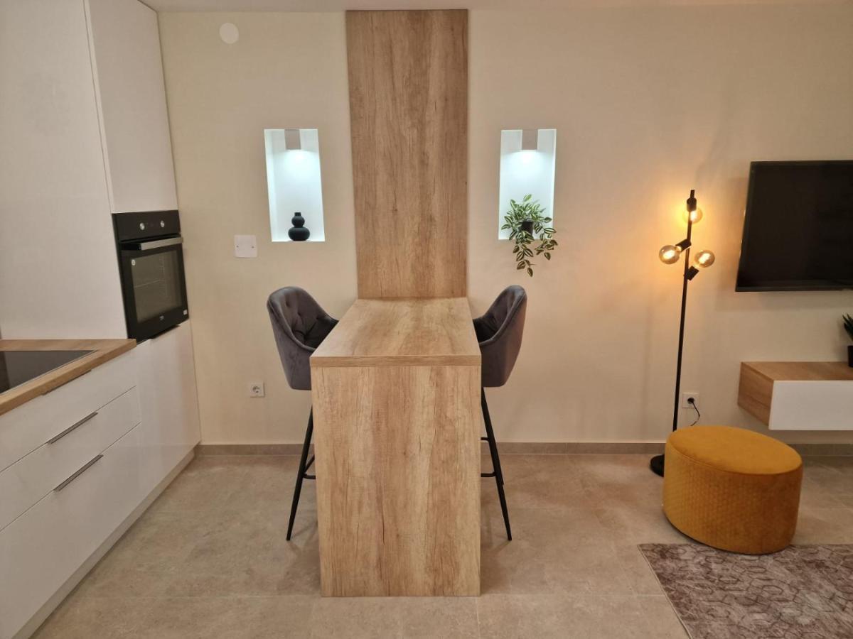 Studio Apartment Mare With Private Garden And Jacuzzi Vinkuran Luaran gambar
