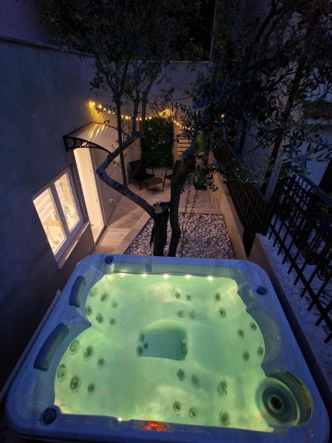 Studio Apartment Mare With Private Garden And Jacuzzi Vinkuran Luaran gambar